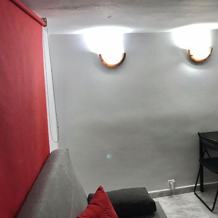 Agradable Apartamento En Zona Malasana Madridアパートメント エクステリア 写真