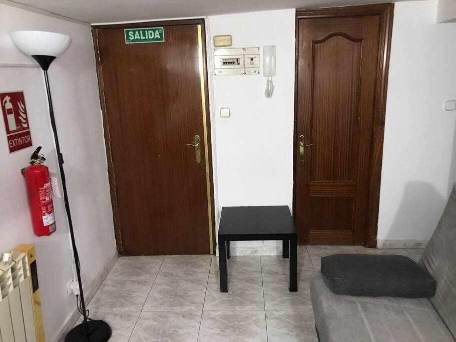 Agradable Apartamento En Zona Malasana Madridアパートメント エクステリア 写真