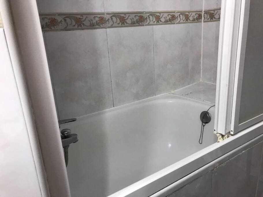Agradable Apartamento En Zona Malasana Madridアパートメント エクステリア 写真