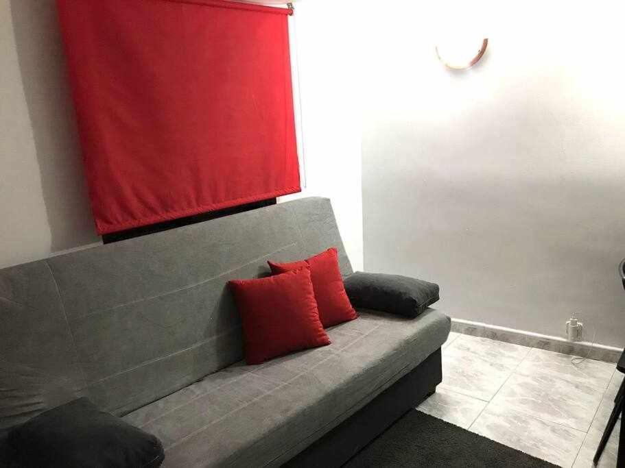 Agradable Apartamento En Zona Malasana Madridアパートメント エクステリア 写真