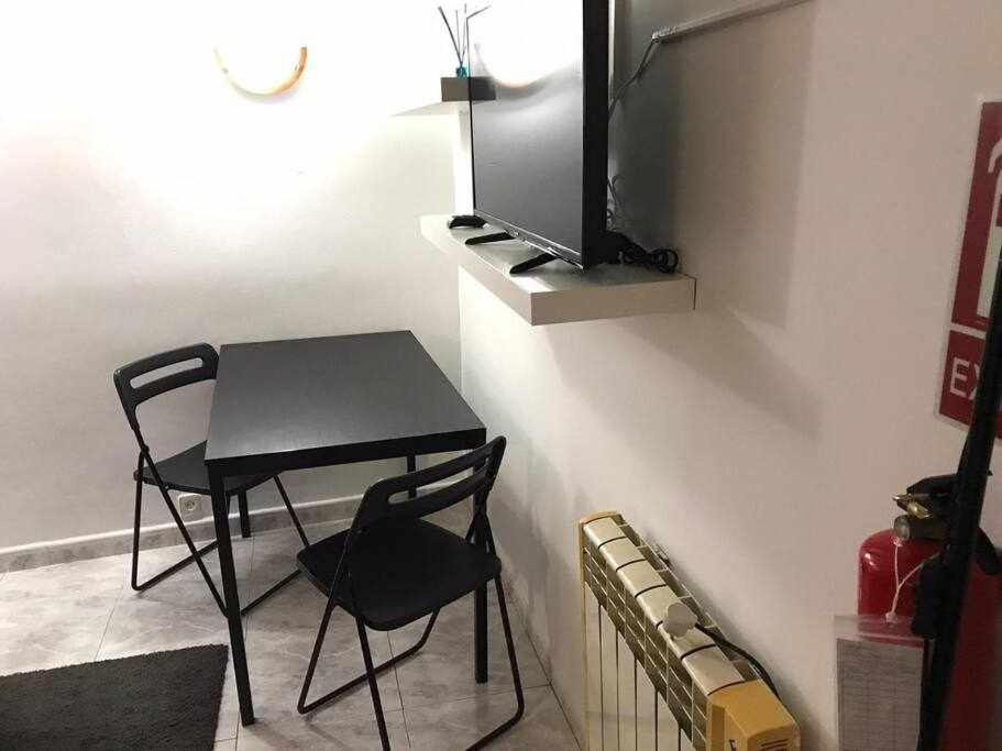 Agradable Apartamento En Zona Malasana Madridアパートメント エクステリア 写真